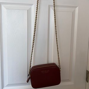 Guess purse ~ burgundy
